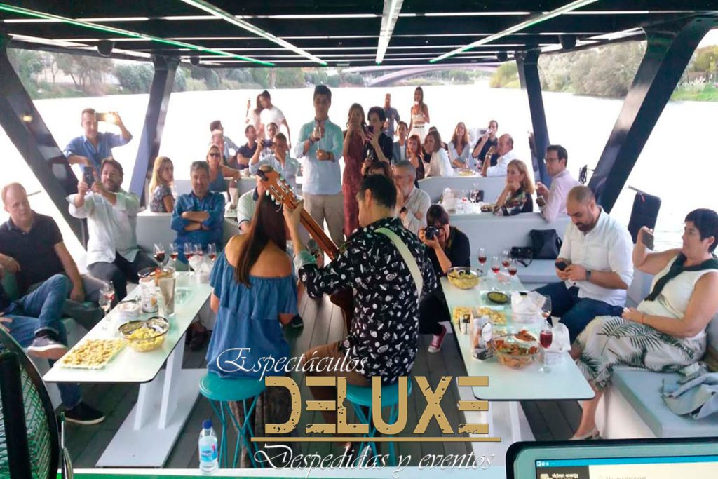 Barco Solar para Comidas de Empresa en Sevilla