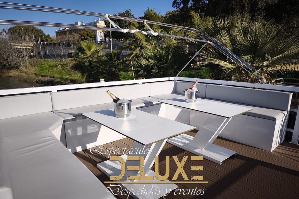 Catamarán Solar para Comidas de Empresa en Sevilla