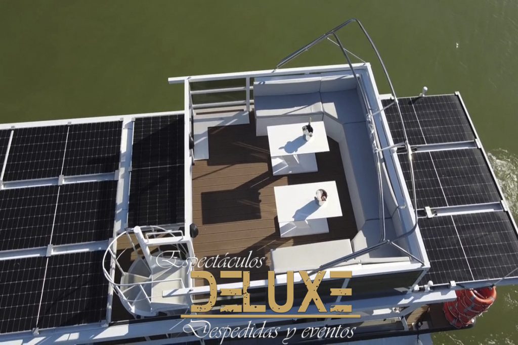 Catamarán Solar para Comidas de Empresa en Sevilla