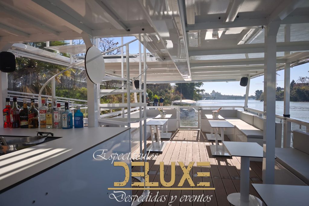 Catamarán Solar para Comidas de Empresa en Sevilla