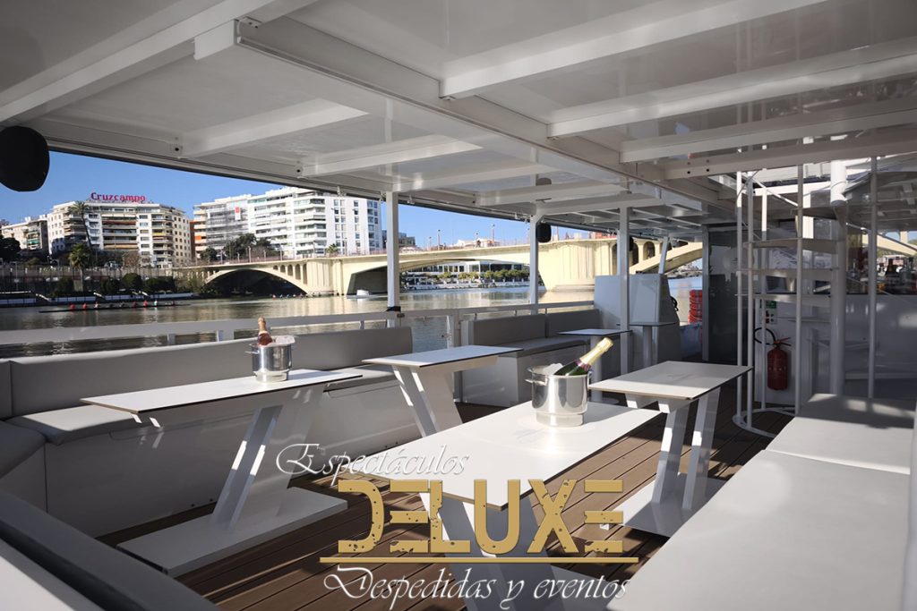 Catamarán Solar para Comidas de Empresa en Sevilla