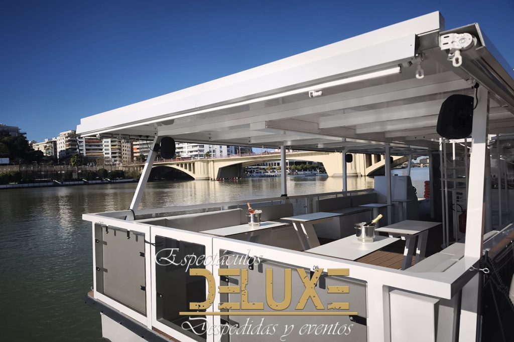 Catamarán Solar para Comidas de Empresa en Sevilla